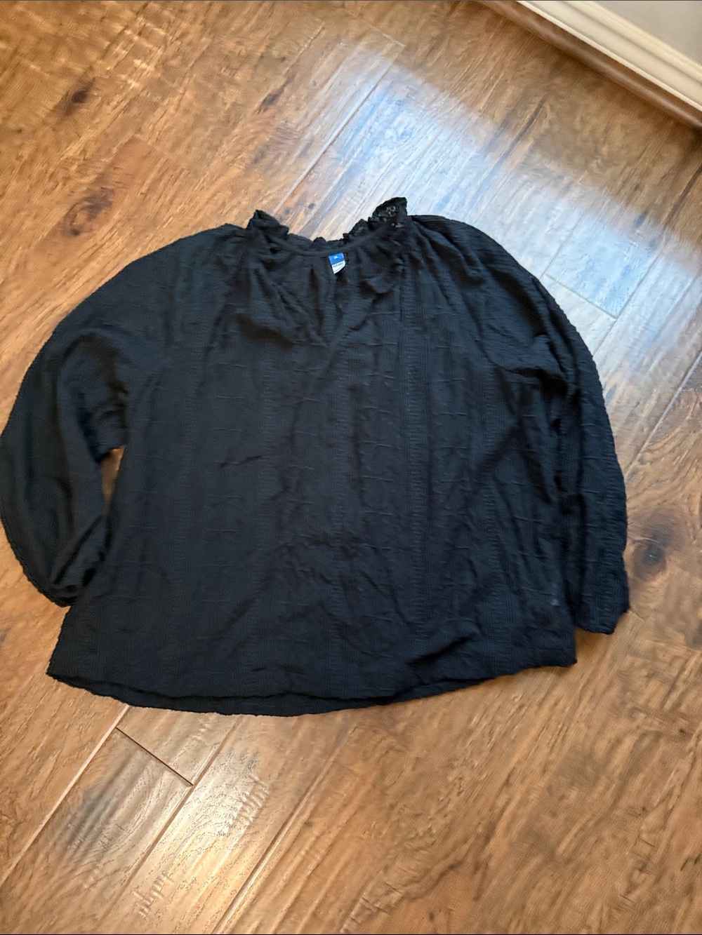 Old Navy Black Long-Sleeve Women's Sheer Peasant Blouse